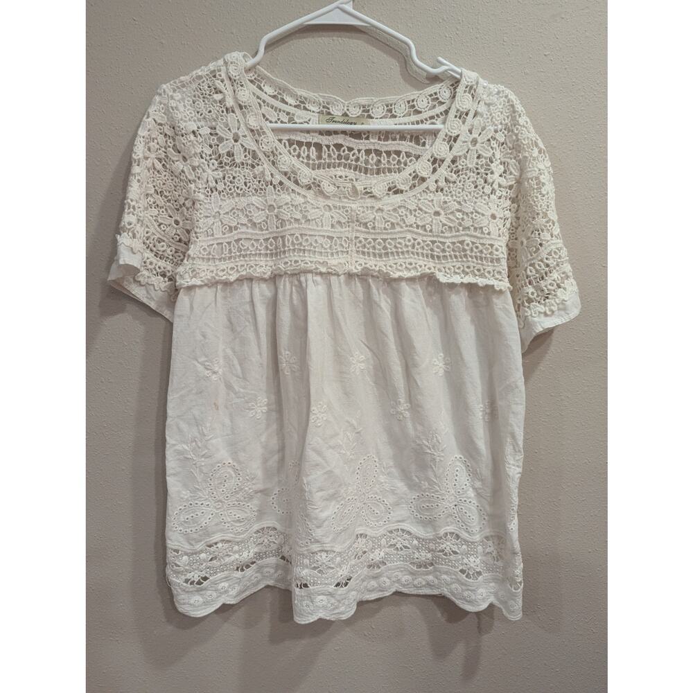 Romantic lacy white shirt w/eyelet detail and scalloped hem by Trendology, Large